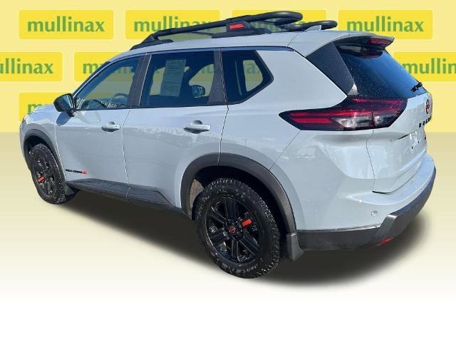 Used 2025 Nissan Rogue SV AWD/4WD image 12