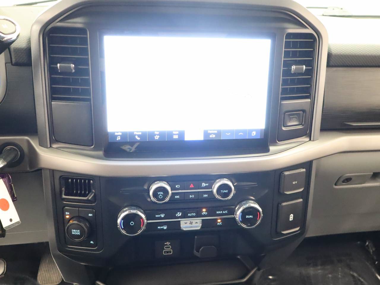 Certified 2025 Ford F150 XLT w/ Equipment Group 301A Standard AWD/4WD image 10