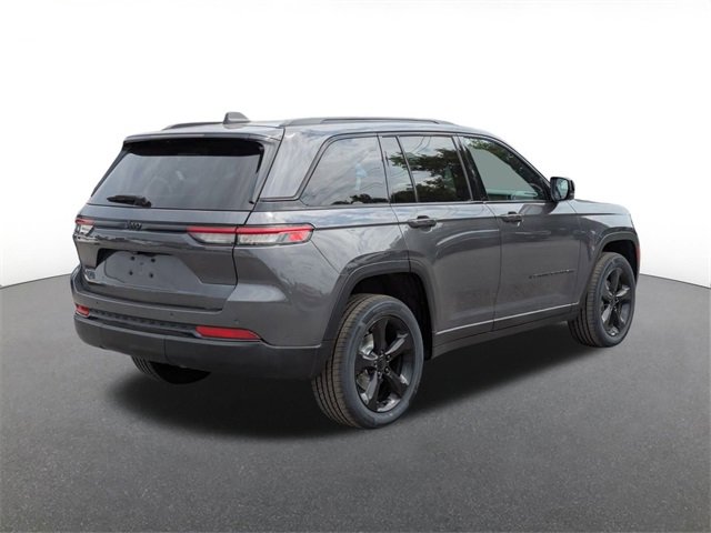 Used 2022 Jeep Grand Cherokee Altitude image 3