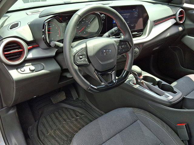 Used 2024 Chevrolet Trax RS w/ Driver Confidence Package FWD image 13