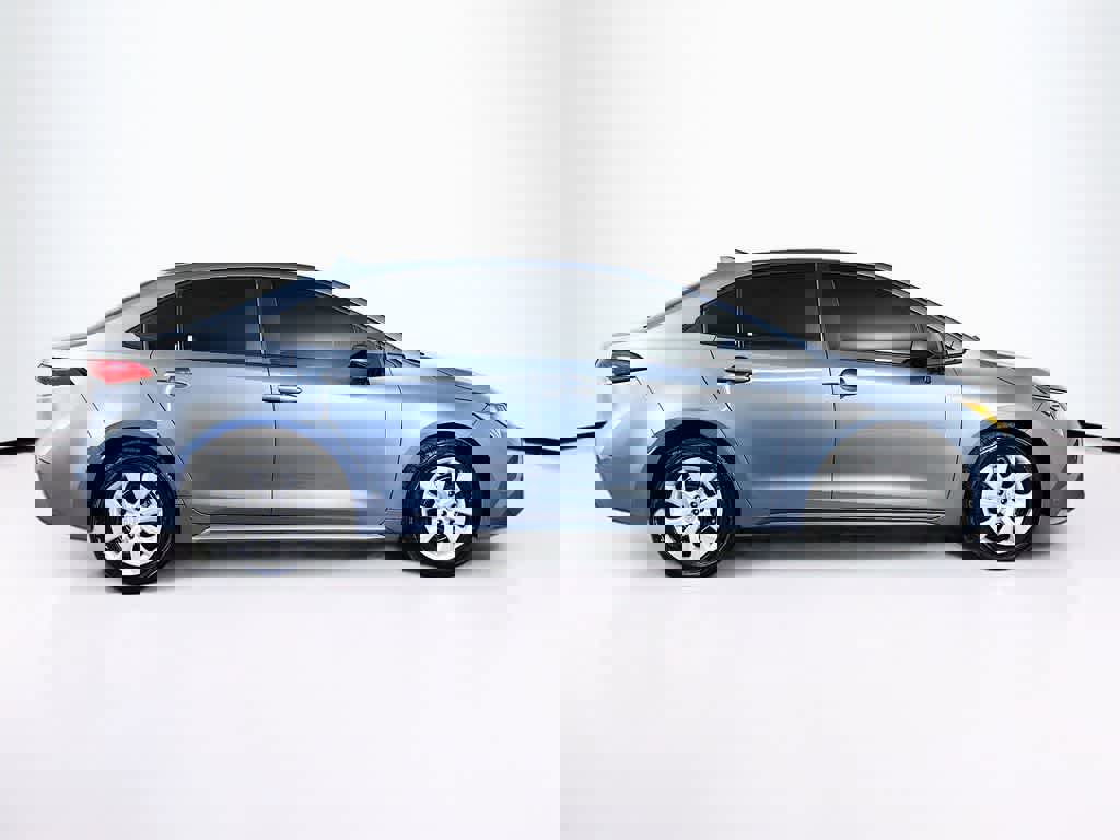 Used 2021 Toyota Corolla LE image 25