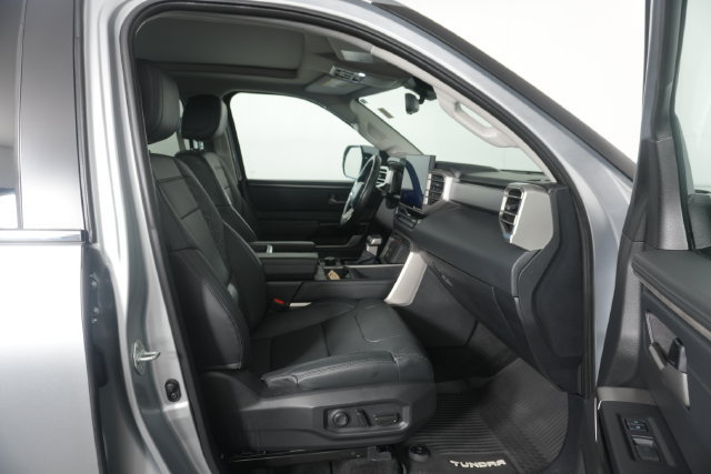 Used 2024 Toyota Tundra Limited AWD/4WD image 29