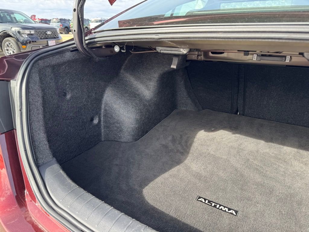 Used 2025 Nissan Altima 2.5 SV image 34