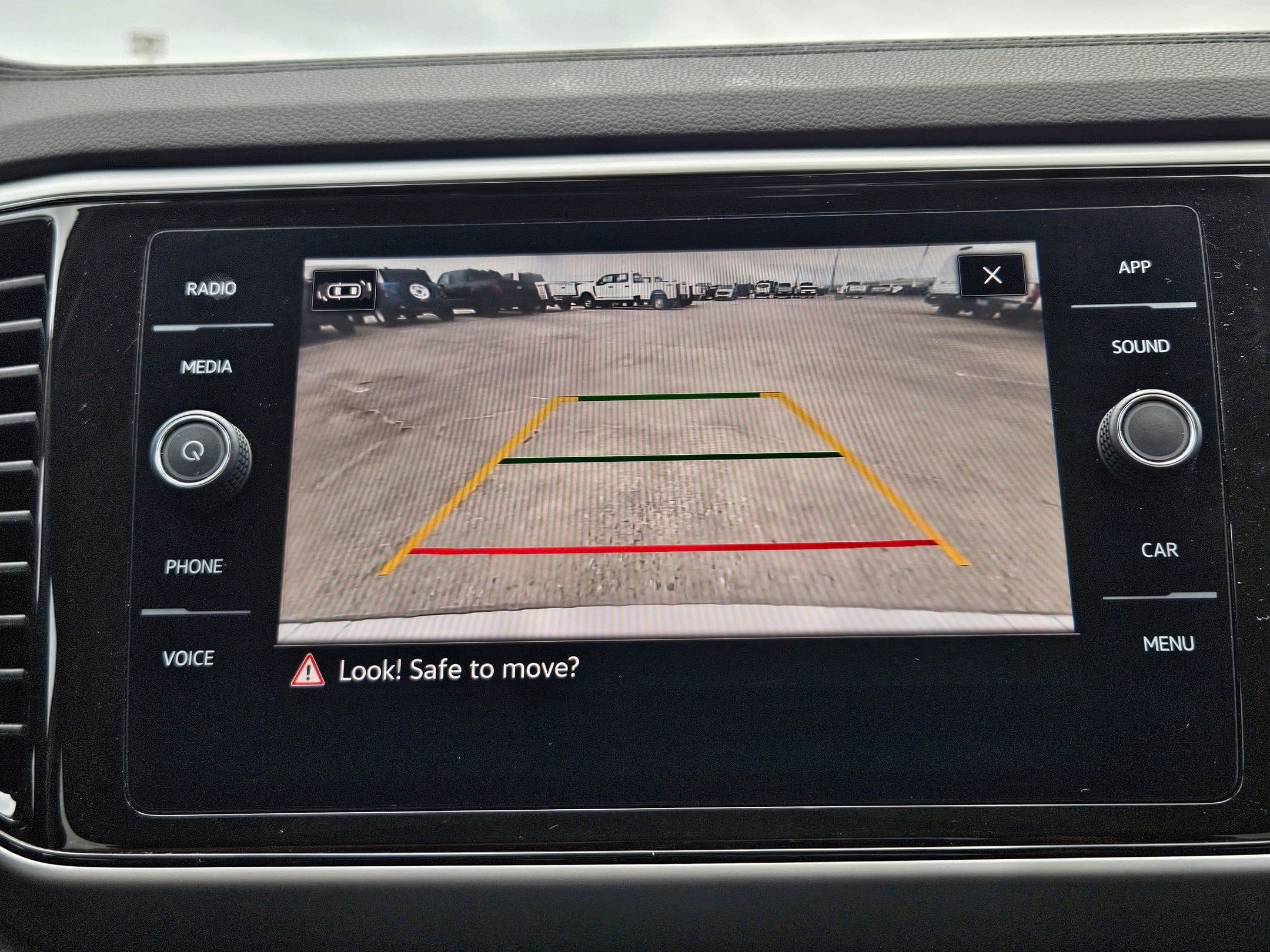 Used 2023 Volkswagen Atlas SE w/ Panoramic Sunroof Package FWD image 25