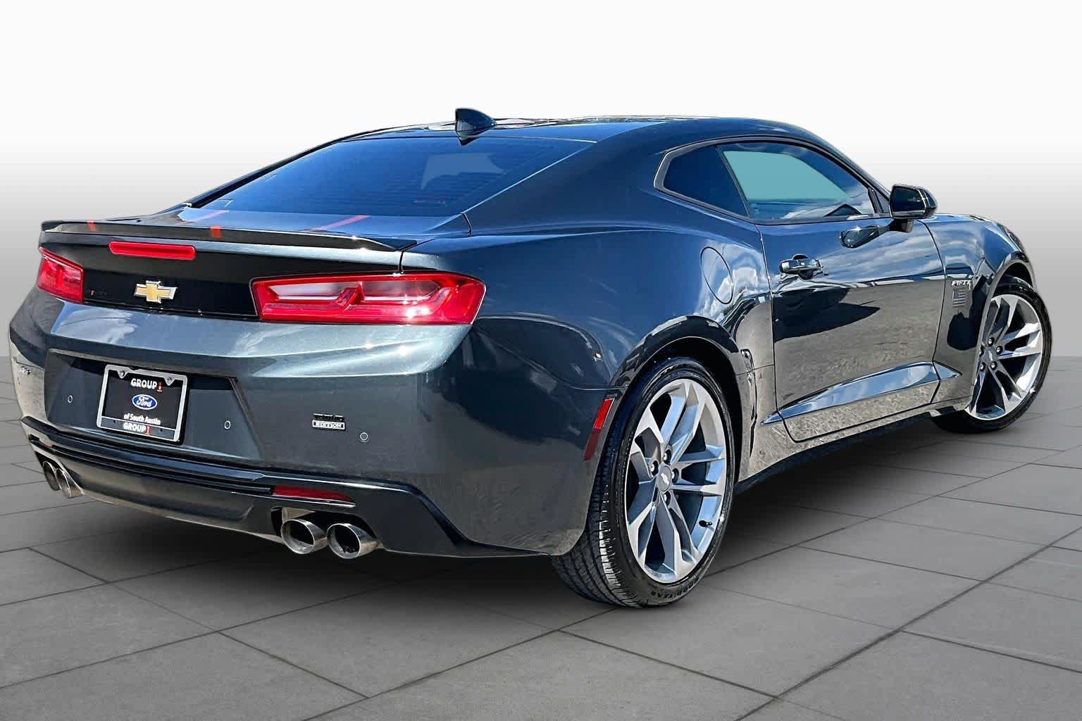Used 2017 Chevrolet Camaro LT RWD image 13