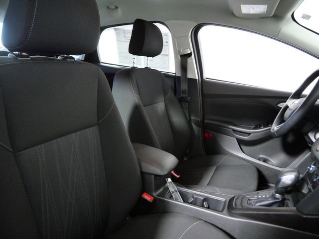 Certified 2018 Ford Focus SE w/ Cold Weather Package FWD image 11