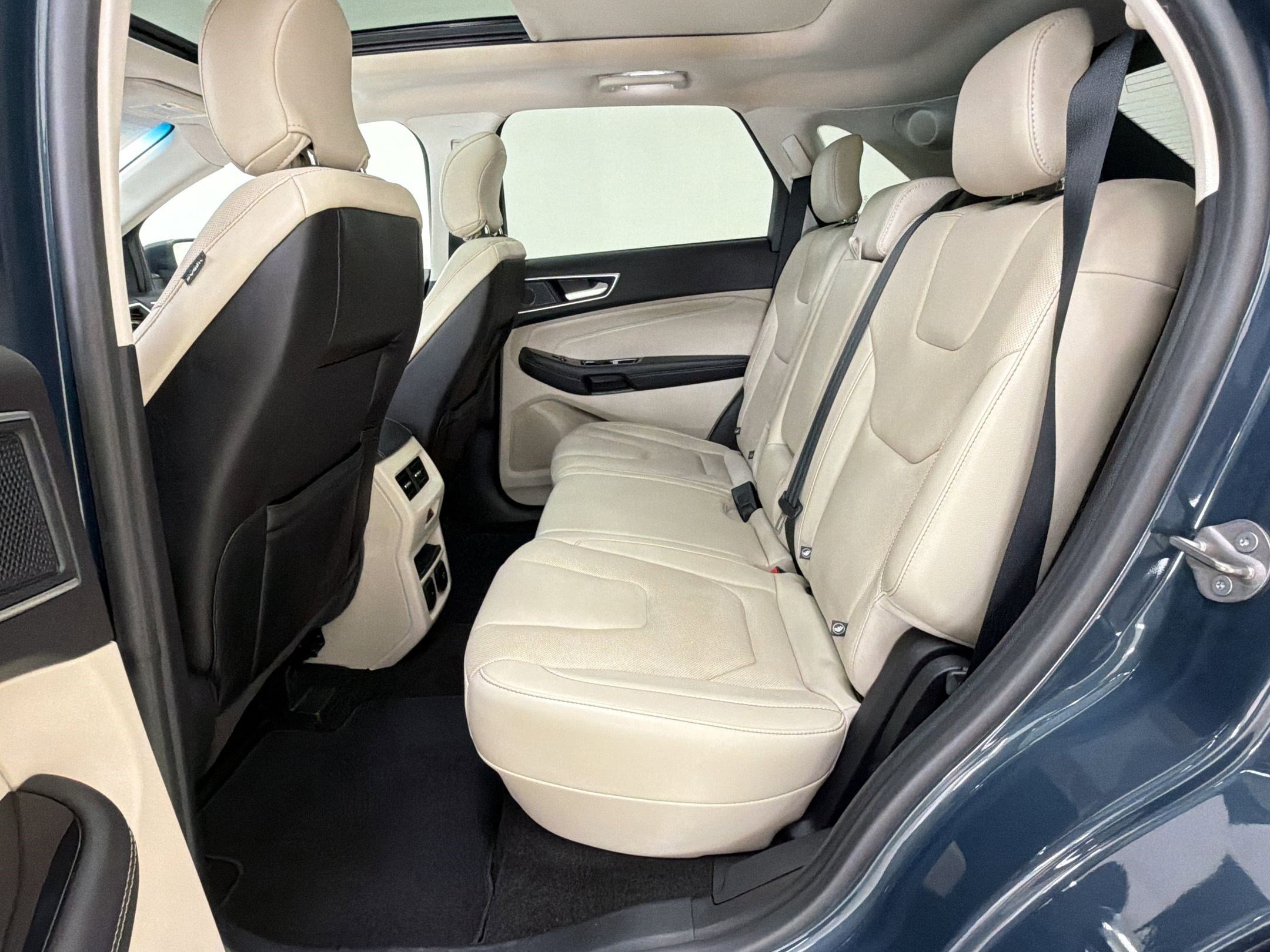 Certified 2019 Ford Edge Titanium w/ Equipment Group 301A FWD image 14