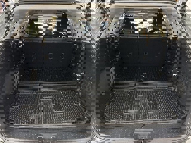 Used 2023 Toyota Highlander L image 14