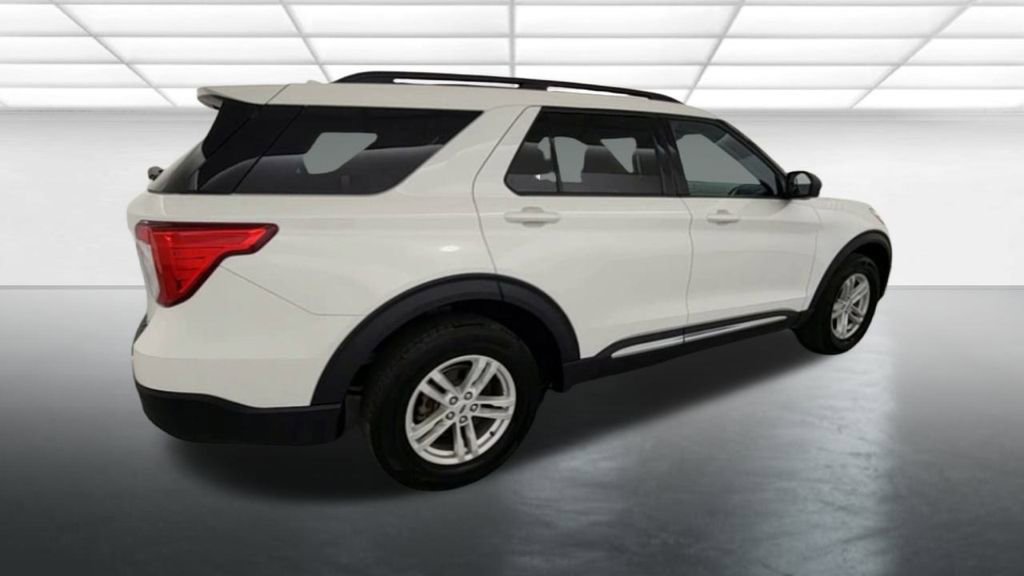 Certified 2023 Ford Explorer XLT image 9