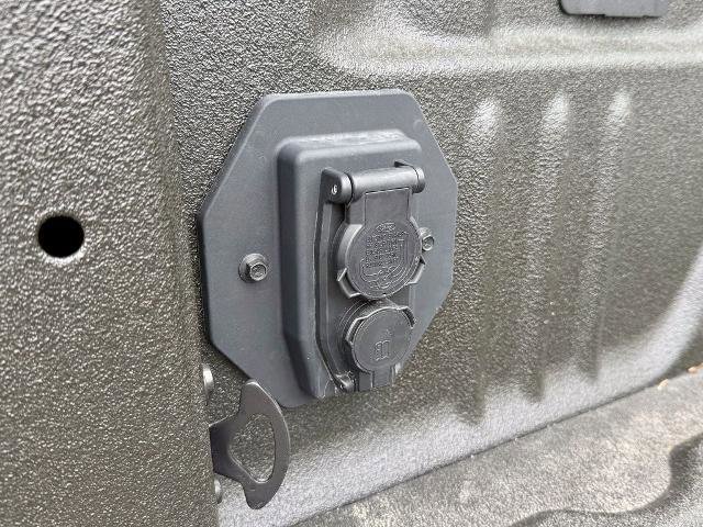 Certified 2023 Ford F350 Lariat w/ Chrome Package image 19