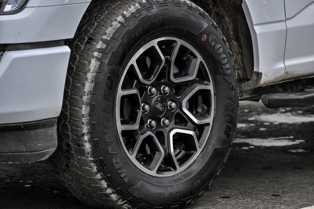 Certified 2022 Ford F150 XLT w/ Equipment Group 302A High image 13