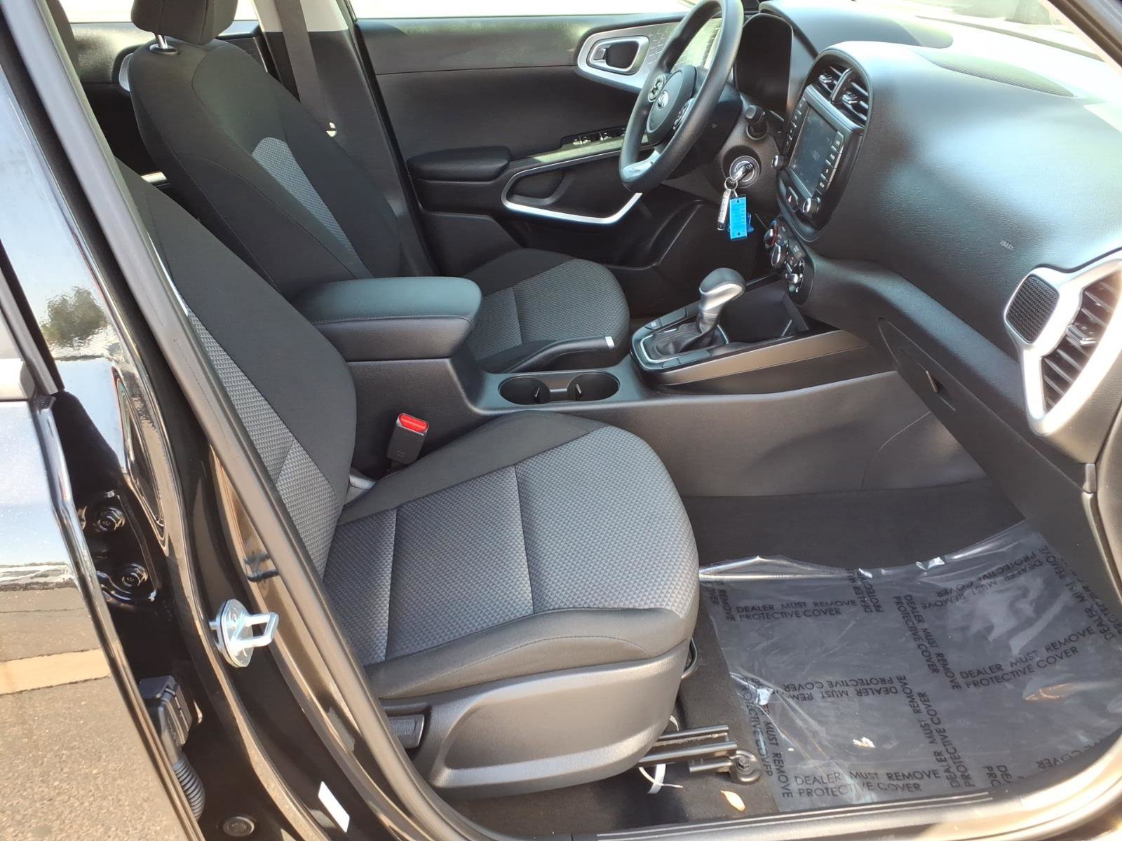 Used 2020 Kia Soul LX FWD image 11