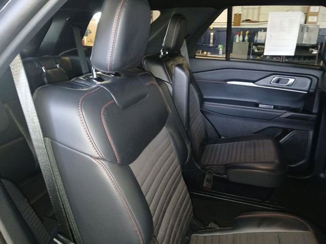 Certified 2025 Ford Explorer ST-Line image 54