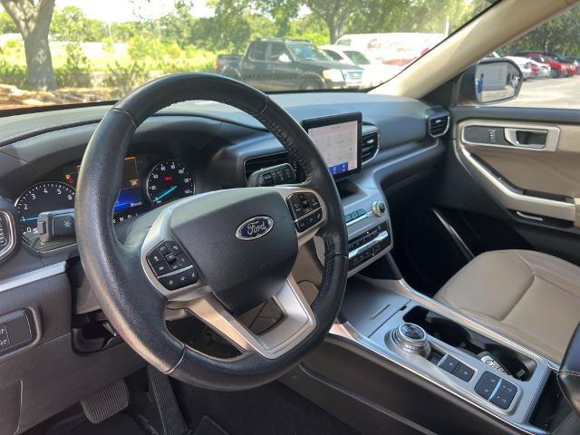 Certified 2021 Ford Explorer XLT w/ Equipment Group 202A RWD image 9
