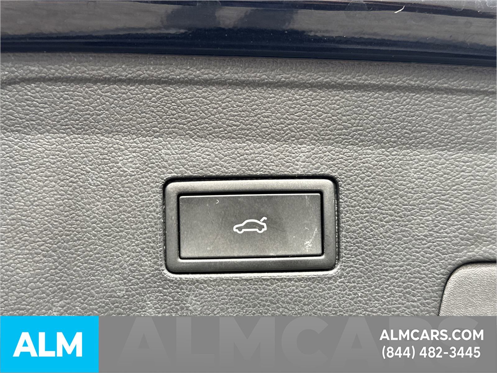 Used 2025 Volkswagen Atlas Cross Sport SE image 23