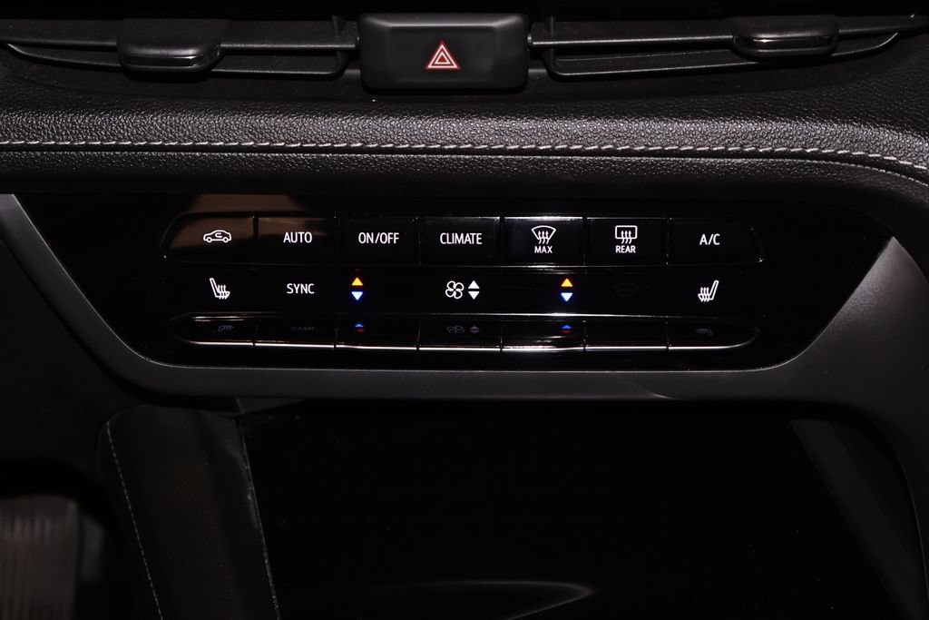 Used 2021 Buick Envision Essence FWD image 29