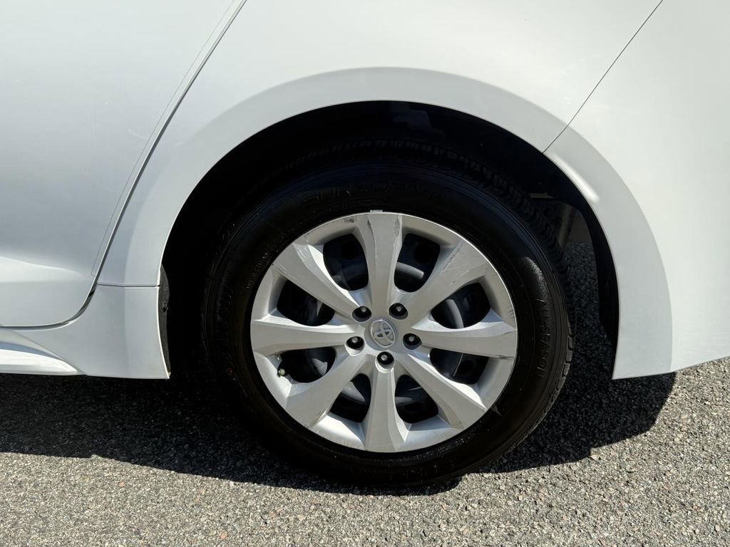 Used 2023 Toyota Corolla LE image 25