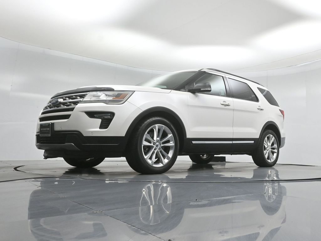 Certified 2018 Ford Explorer XLT w/ Equipment Group 202A FWD image 44