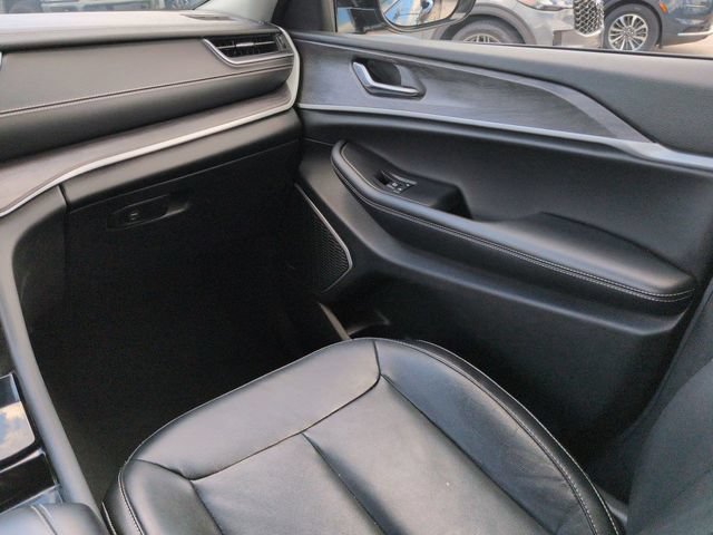 Used 2022 Jeep Grand Cherokee L Limited AWD/4WD image 19