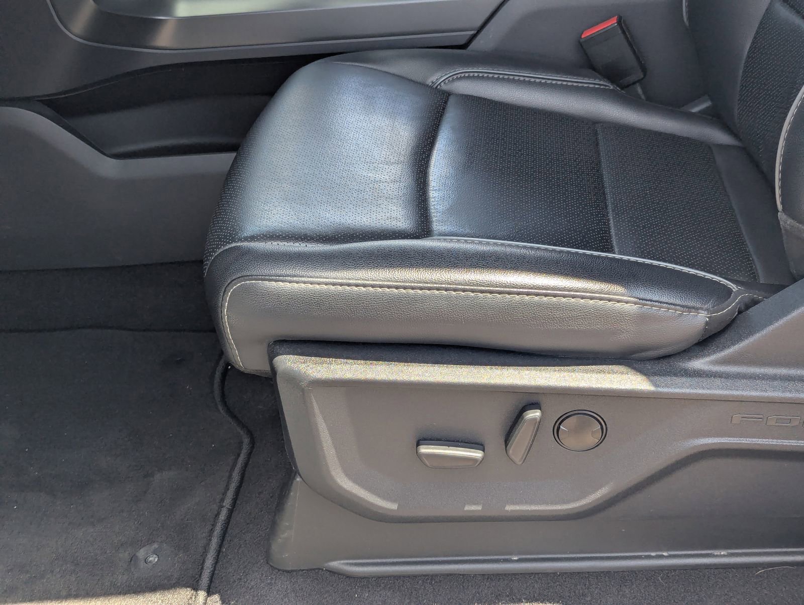 Certified 2025 Ford F150 Lariat AWD/4WD image 28