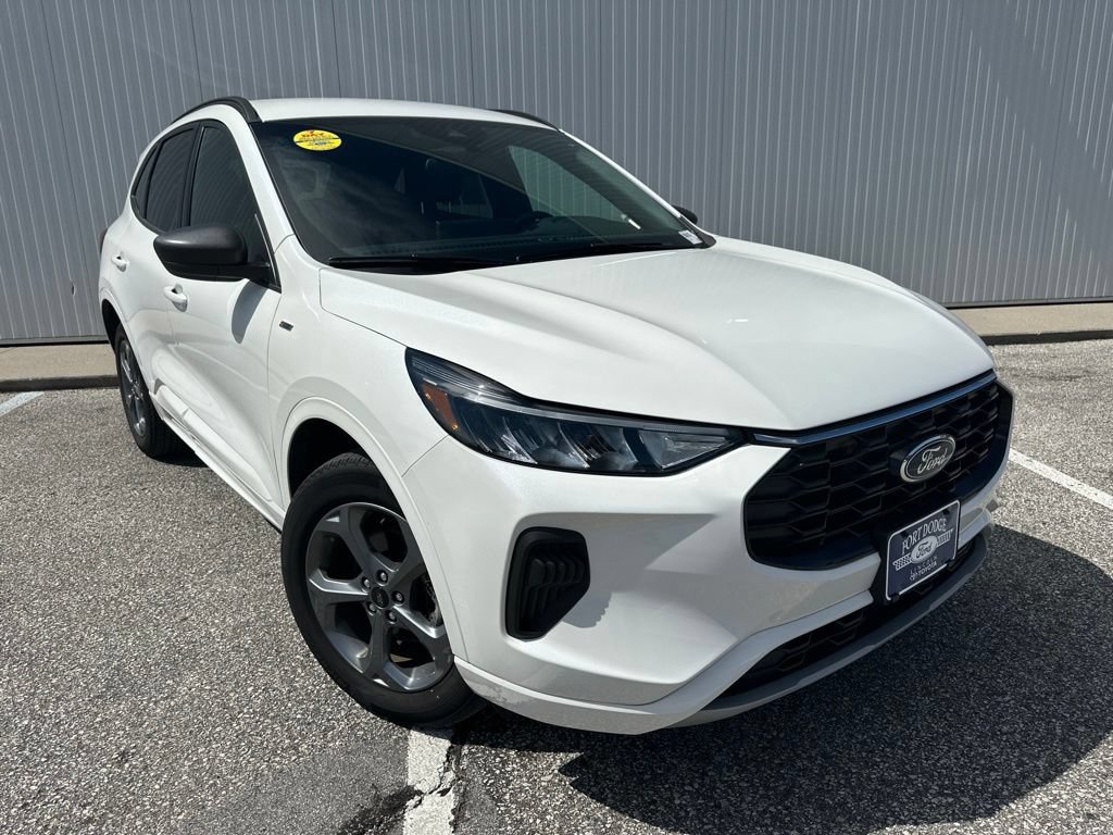 Certified 2024 Ford Escape ST-Line w/ Tech Pack #1 AWD/4WD image 10