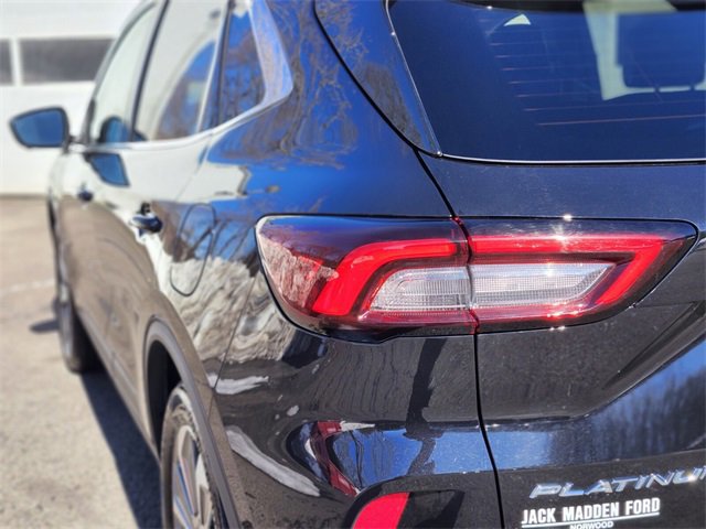 Certified 2025 Ford Escape Platinum w/ Premium Technology Package image 9