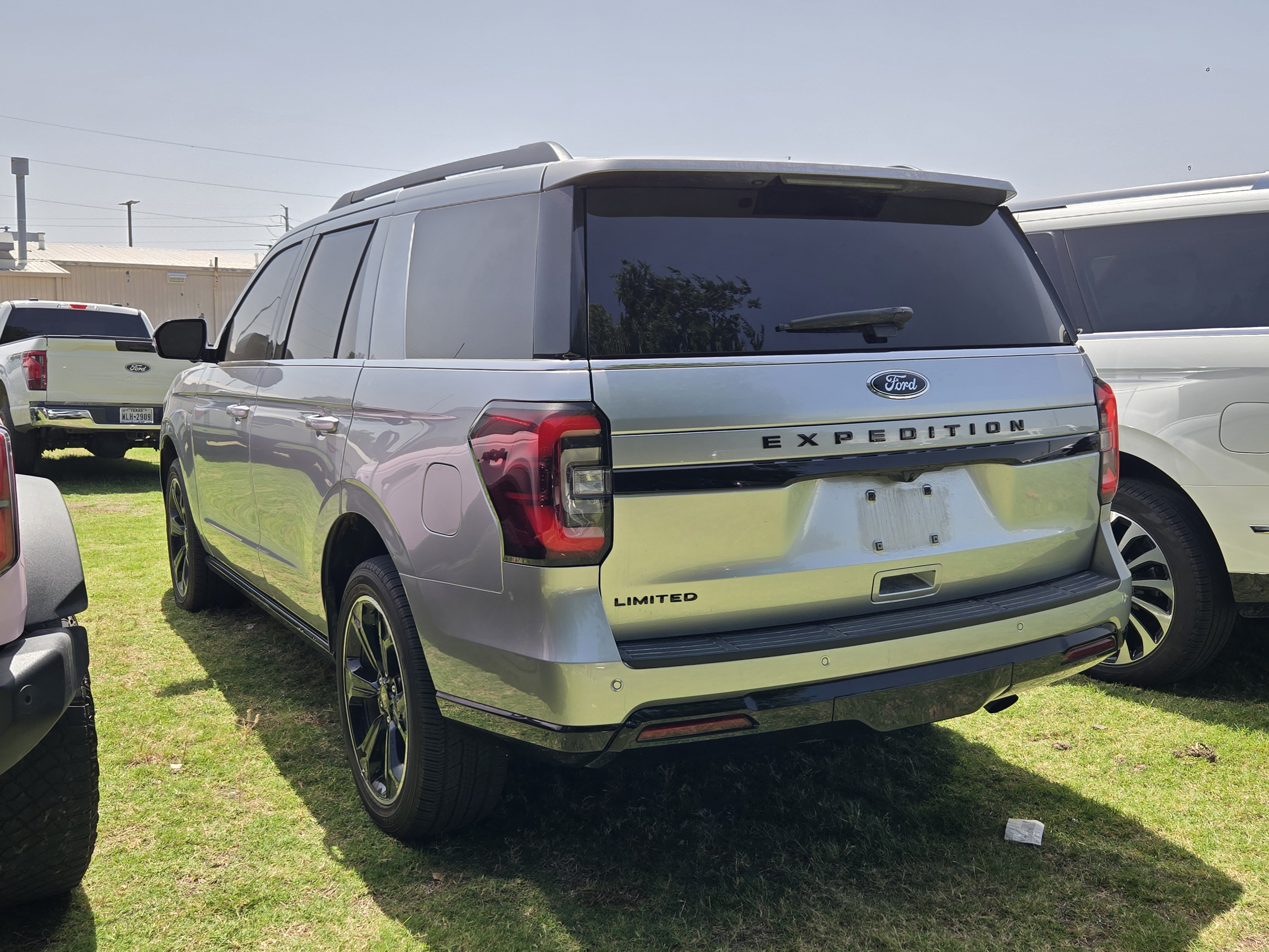Certified 2024 Ford Expedition Limited RWD image 4