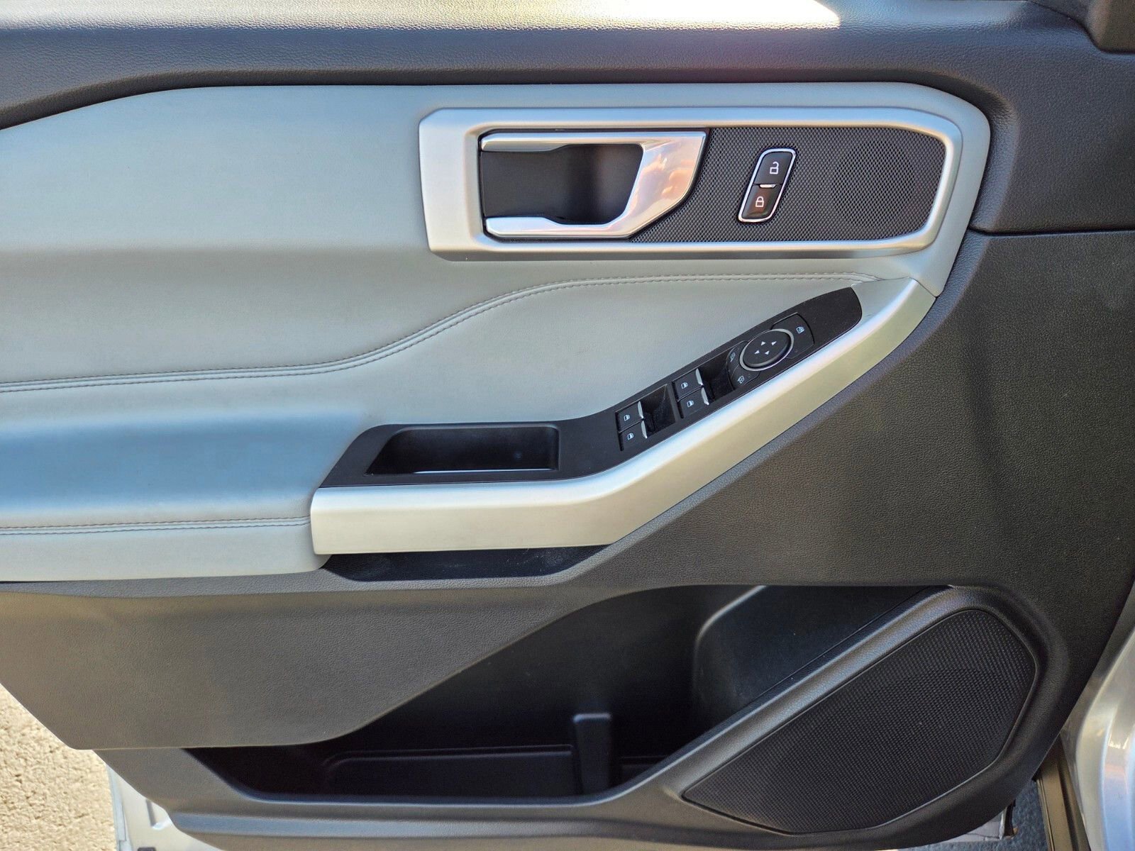 Certified 2021 Ford Explorer XLT w/ Equipment Group 202A image 18