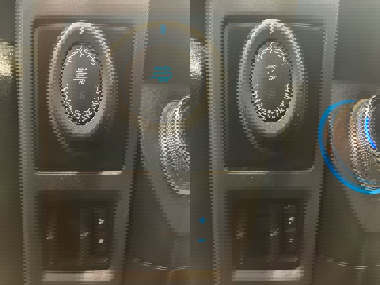 Certified 2019 Ford F150 Raptor w/ Equipment Group 802A Luxury image 26