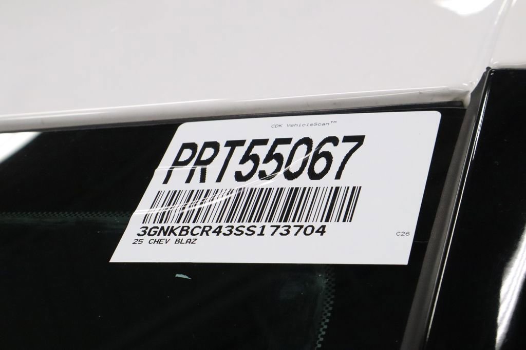 Used 2025 Chevrolet Blazer LT image 32