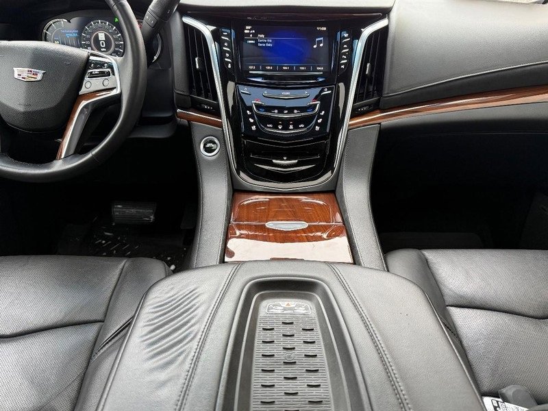 Used 2017 Cadillac Escalade Premium Luxury w/ LPO, Radiant Package image 11