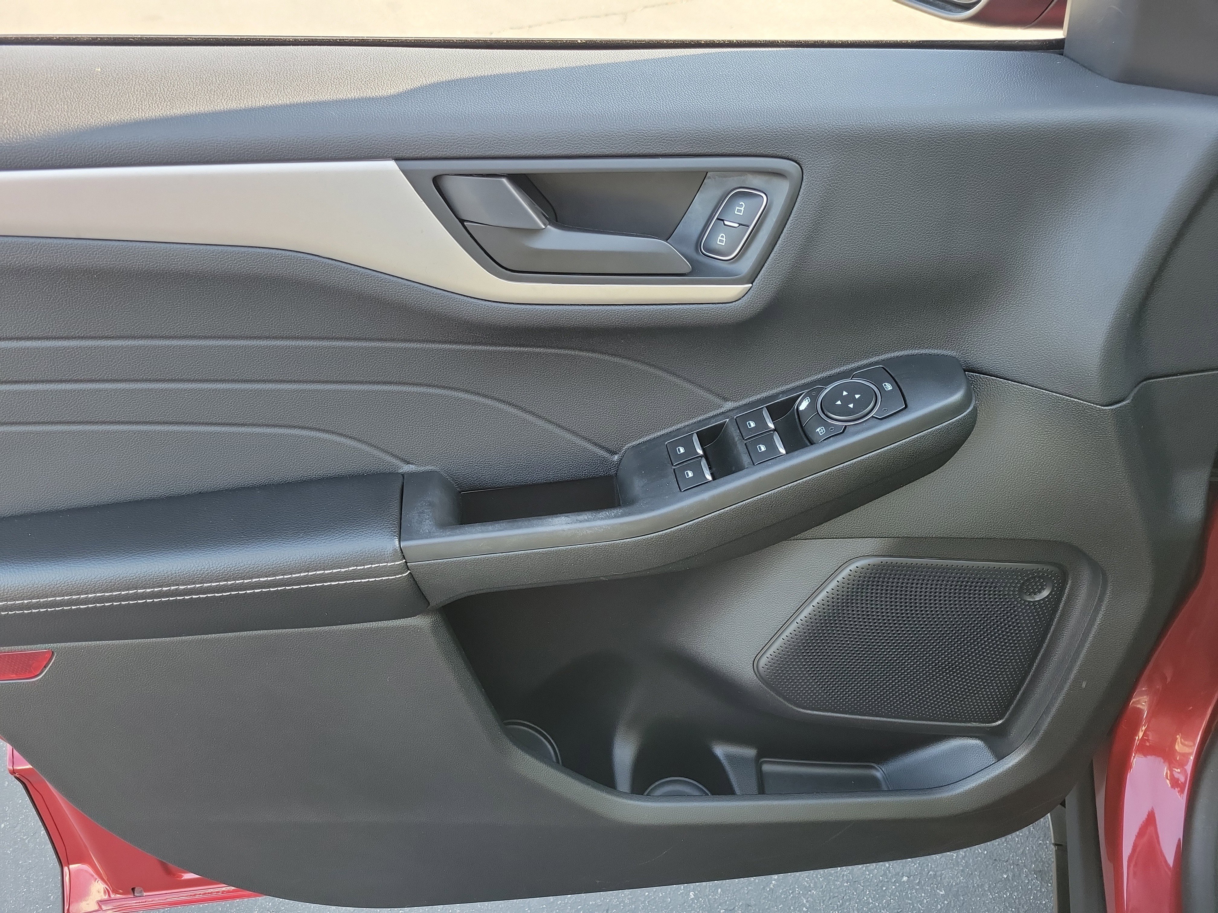 Certified 2022 Ford Escape SE w/ SE Sport Appearance Package FWD image 11