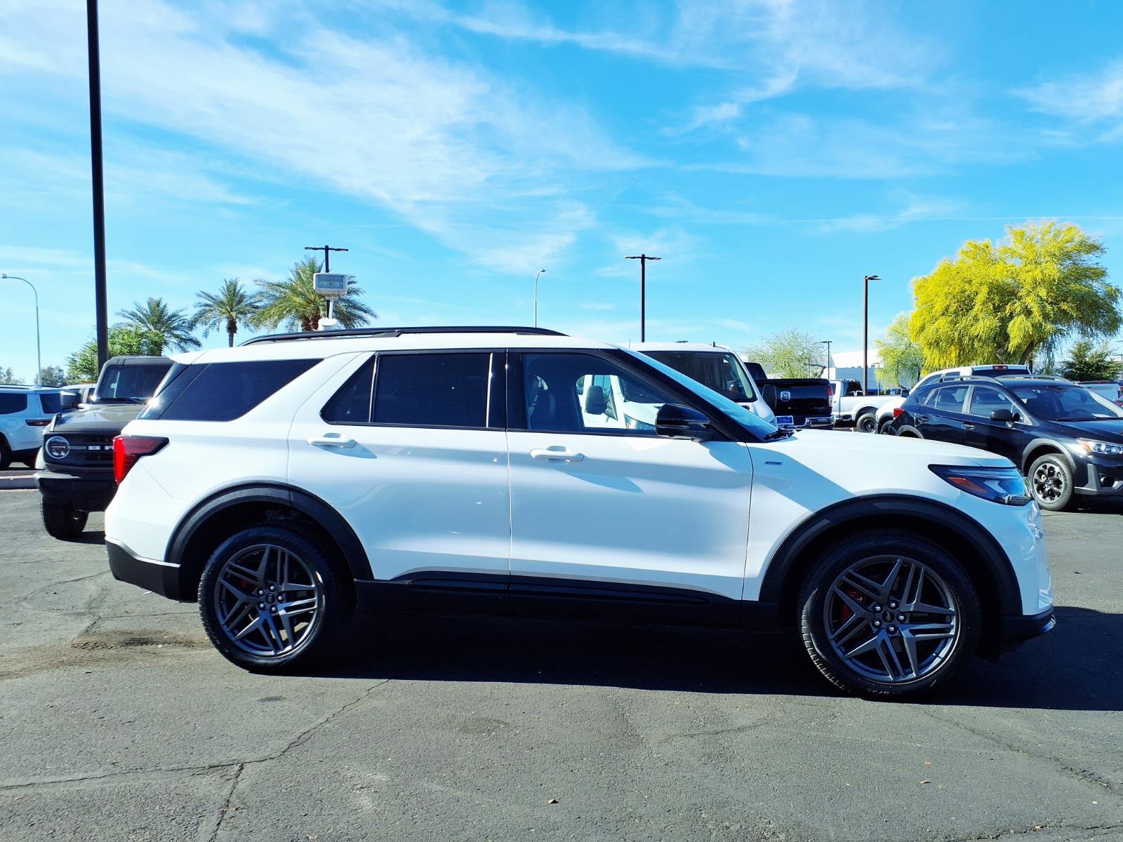 Certified 2025 Ford Explorer ST-Line w/ Premium Package AWD/4WD image 7