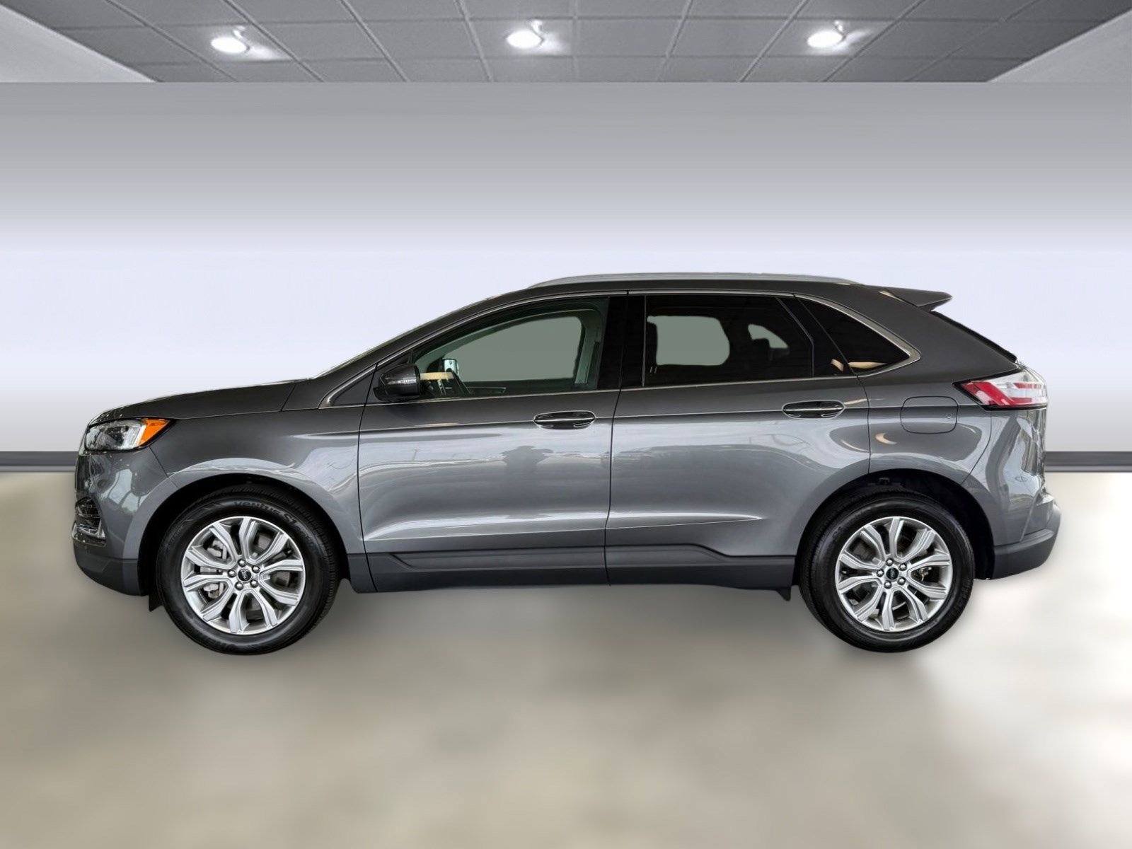 Certified 2024 Ford Edge Titanium image 2