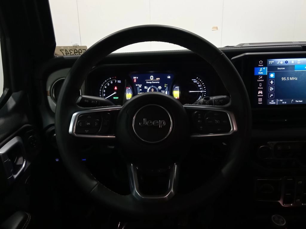 Used 2024 Jeep Wrangler Unlimited Sahara image 15