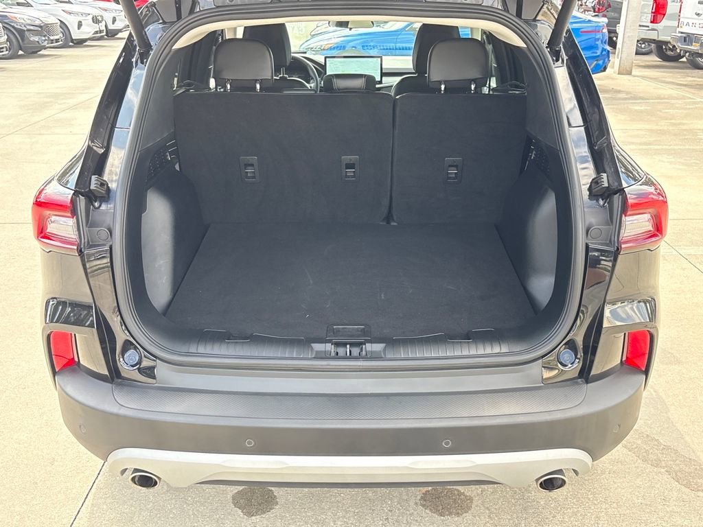 Certified 2025 Ford Escape Base image 30