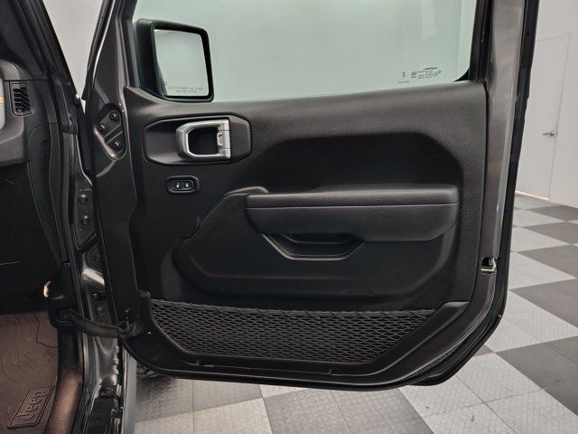 Used 2025 Jeep Gladiator Sport AWD/4WD image 24