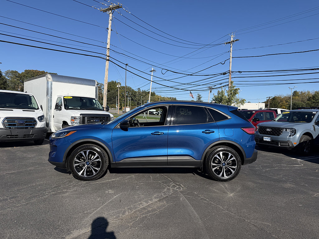 Certified 2022 Ford Escape SEL w/ SEL Stealth AWD Package image 3