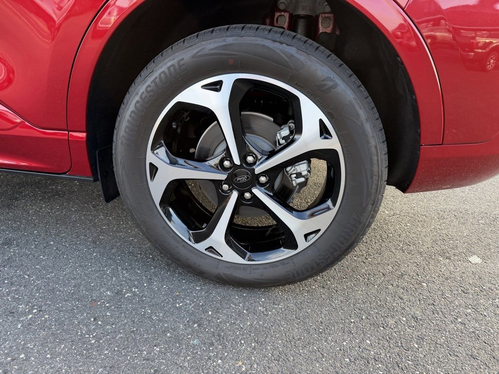 Certified 2025 Ford Escape ST-Line Elite w/ Premium Technology Package image 15