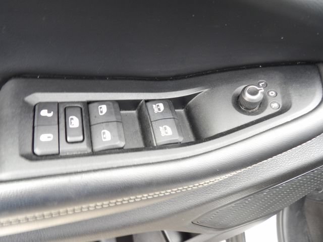 Used 2023 Jeep Grand Cherokee Altitude AWD/4WD image 27