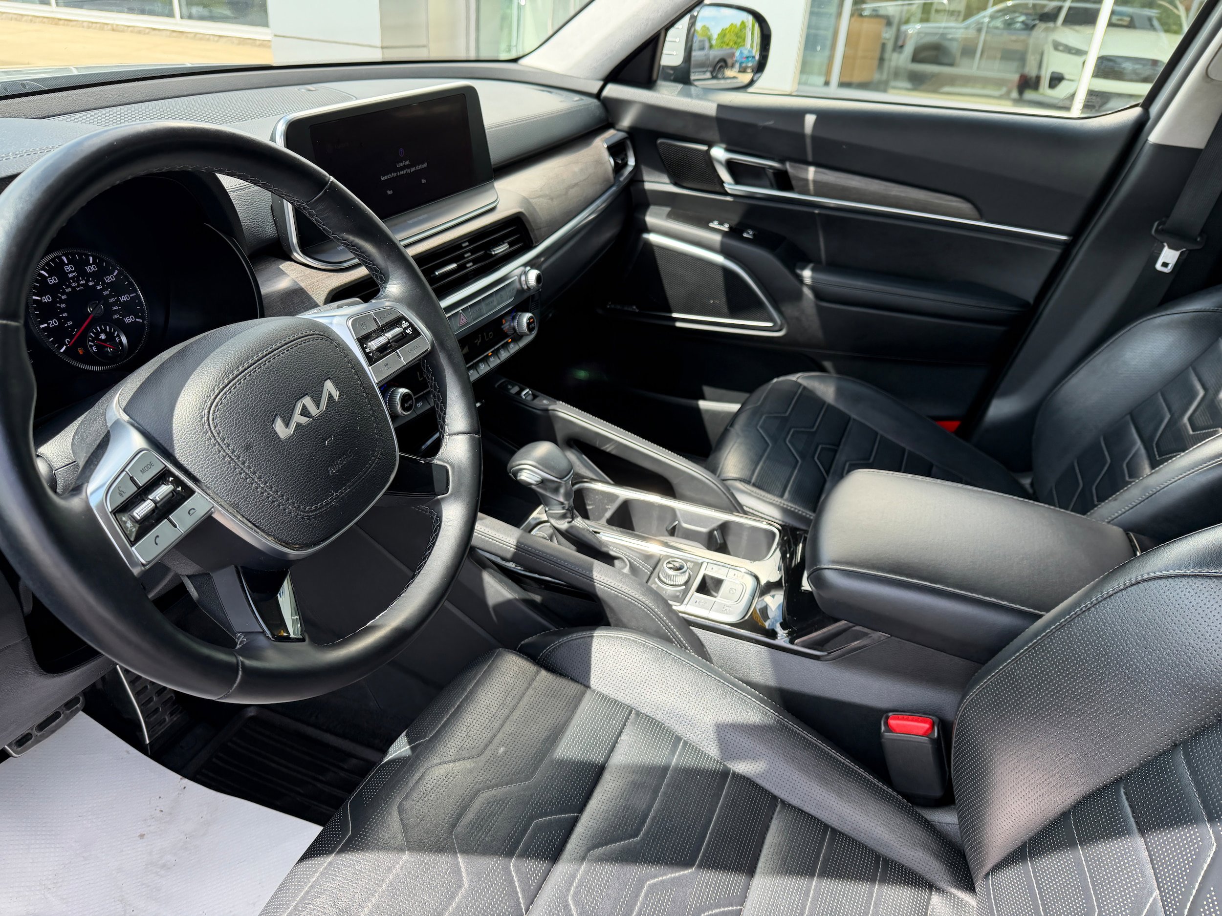 Certified 2025 Ford Expedition Active AWD/4WD image 15