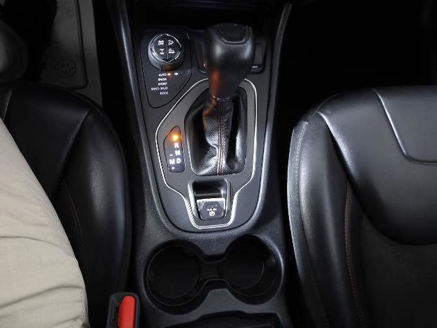 Used 2020 Jeep Cherokee Trailhawk w/ Comfort/Convenience Group image 15