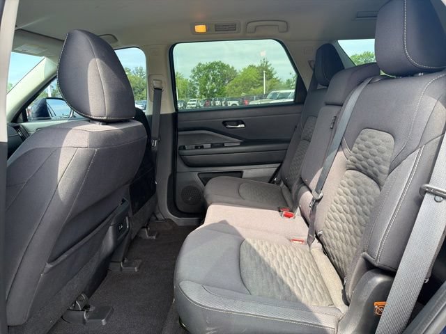 Used 2022 Nissan Pathfinder SV FWD image 16