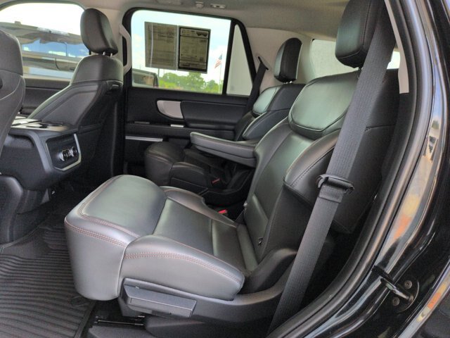 Certified 2025 Ford Expedition Active AWD/4WD image 27