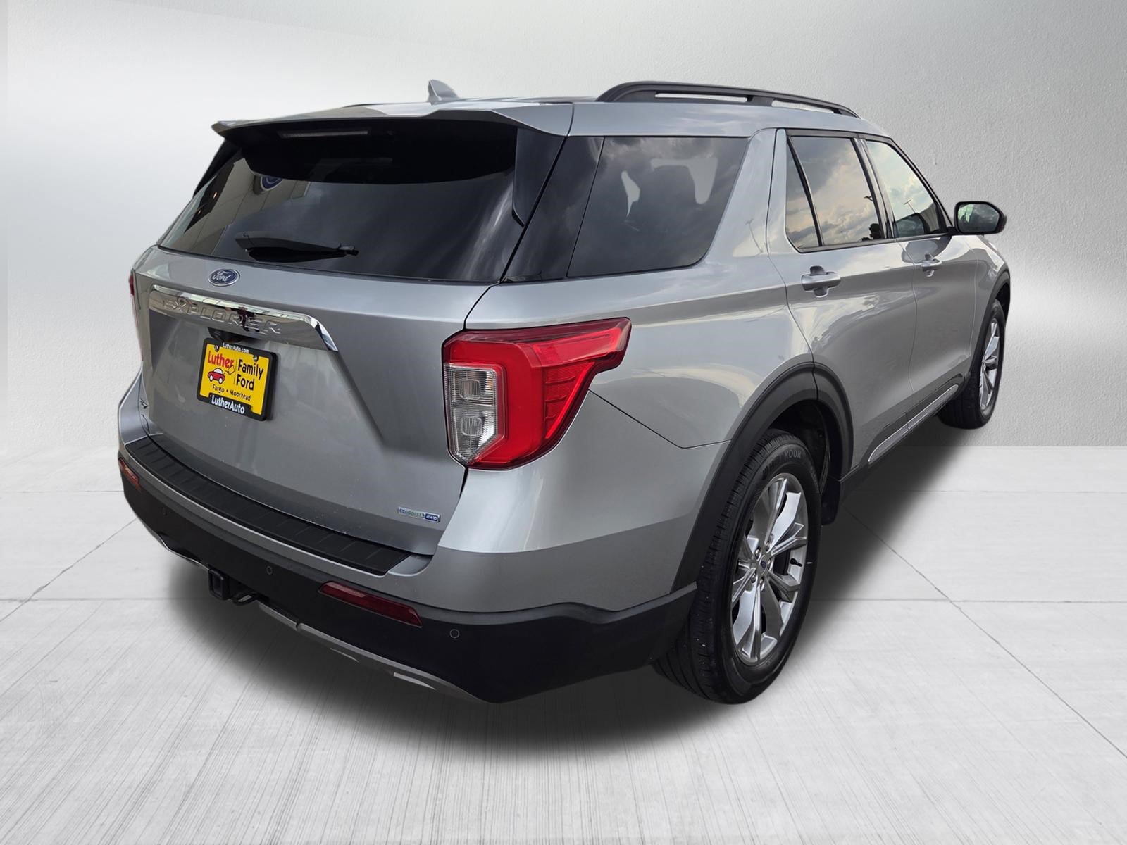 Certified 2020 Ford Explorer XLT w/ Equipment Group 202A AWD/4WD image 7