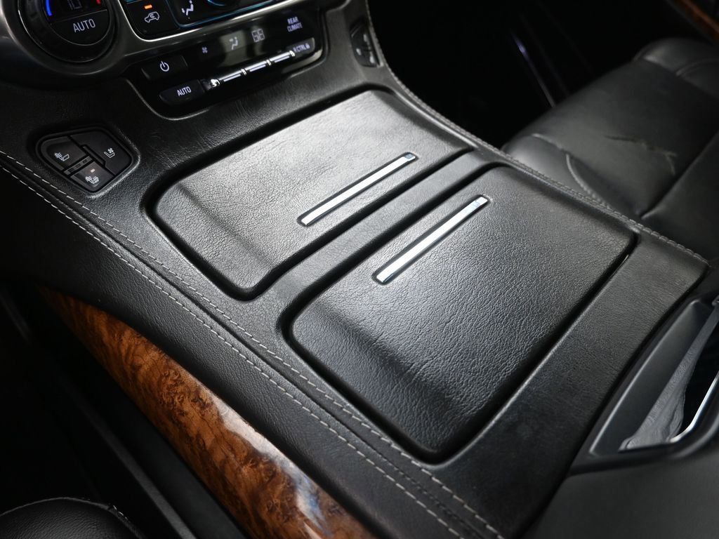 Used 2018 Chevrolet Suburban Premier image 31