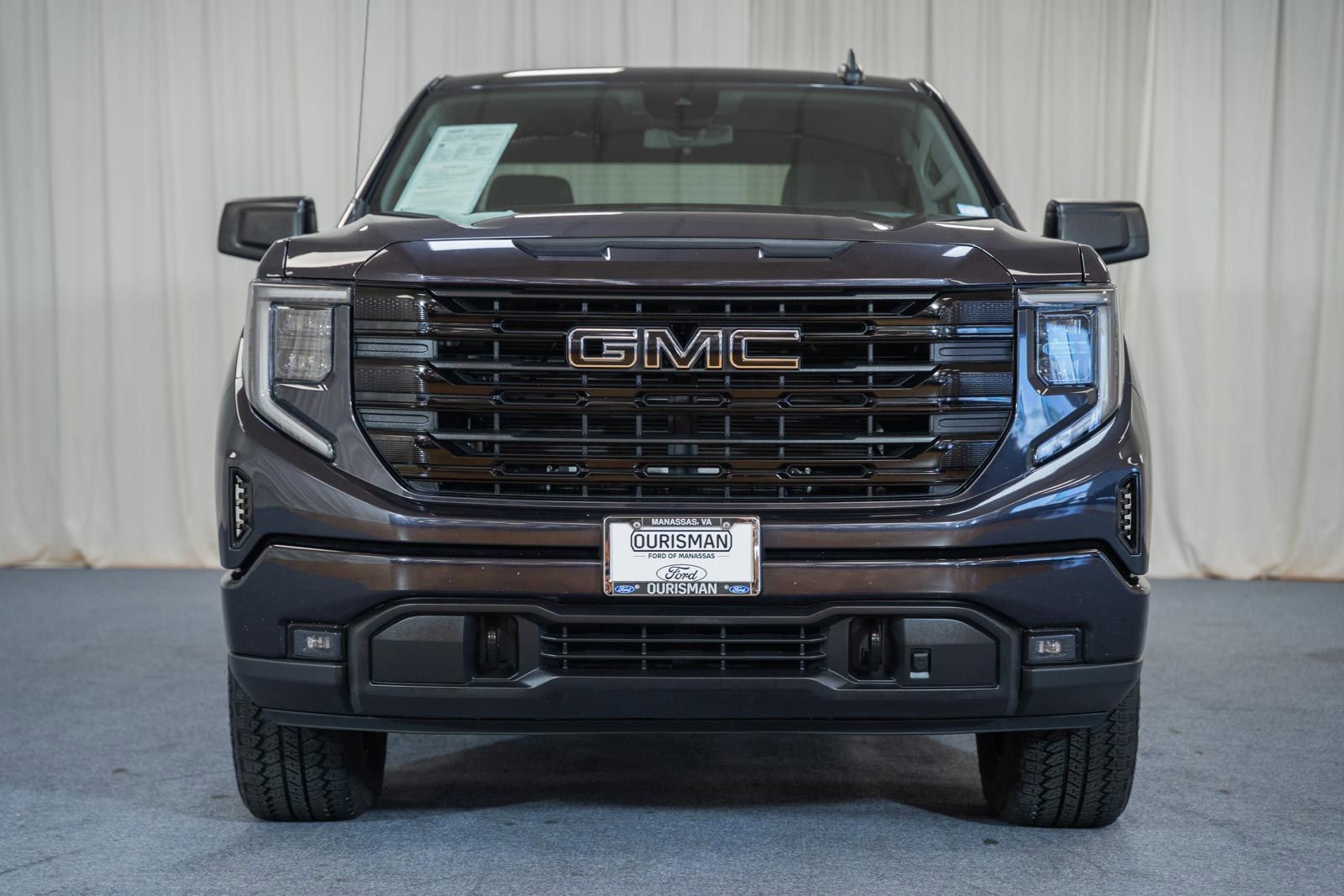 Used 2023 GMC Sierra 1500 Elevation w/ LPO, Elevation Black Package AWD/4WD image 2