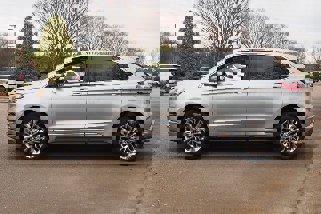 Certified 2024 Ford Edge Titanium w/ Titanium Elite Package image 2