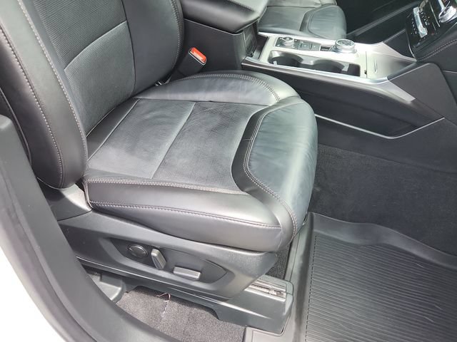 Certified 2024 Ford Explorer Platinum w/ Technology Package AWD/4WD image 17