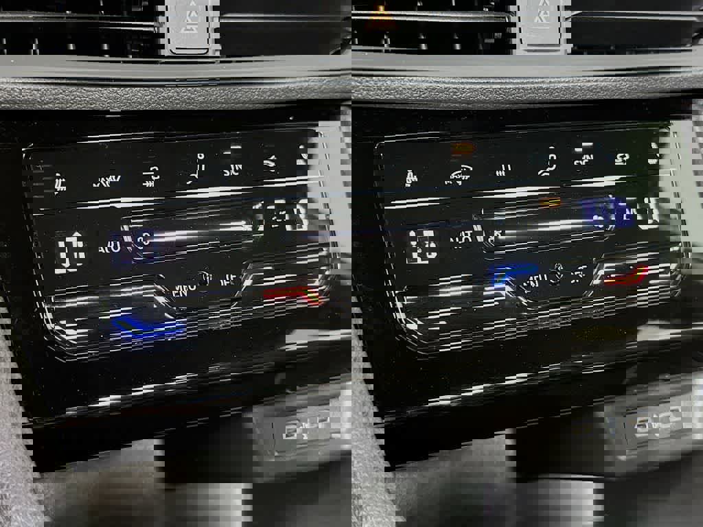 Used 2025 Volkswagen Jetta Sport image 19